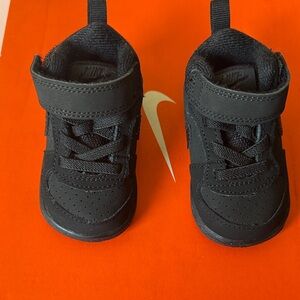Nike Kids Black Sneakers